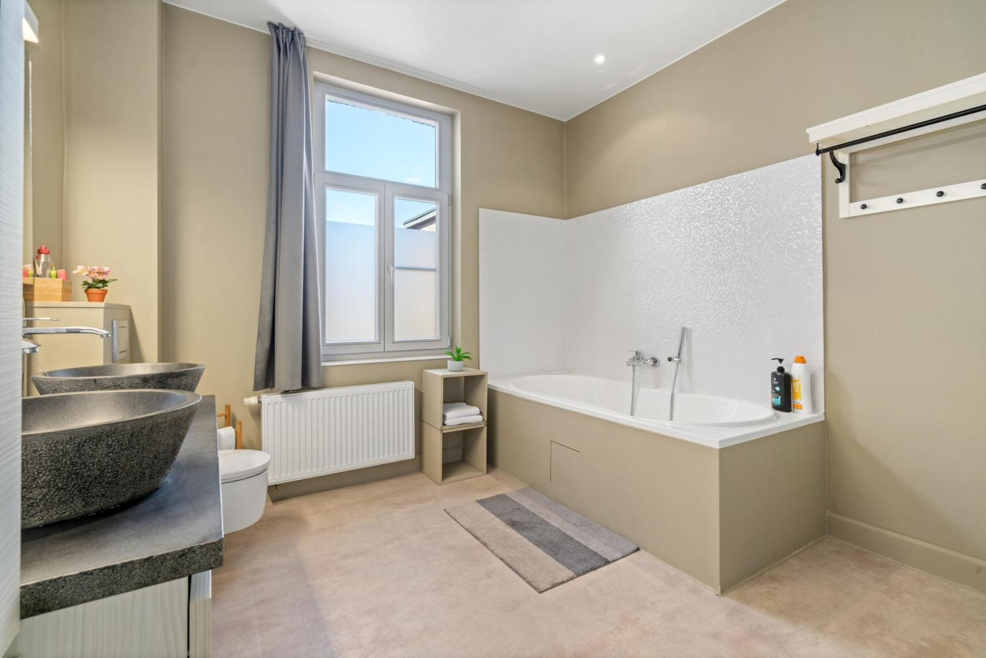 Spacious Guest Suites Near Historic Market - 5 Min Walk ブルージュ エクステリア 写真